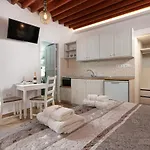 Apartment Chrysanthi *