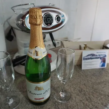 アパート Chrysanthi